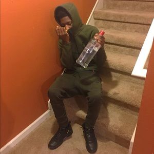 Meet your Posher, Khalid